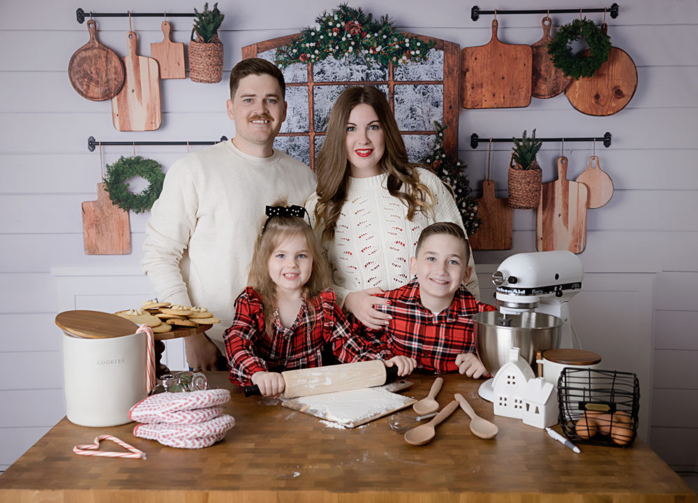 Family posing at their holiday mini photoshoot